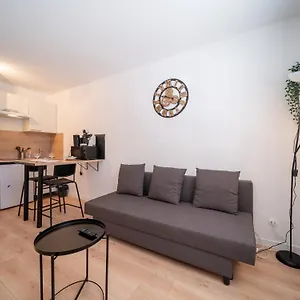 grand-studio-st-charles-avec-place-de-parking.fr-provencehotel.com/